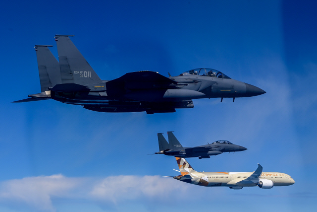 [Ӻ] ù  UAE , F-15K 4 ȣ 